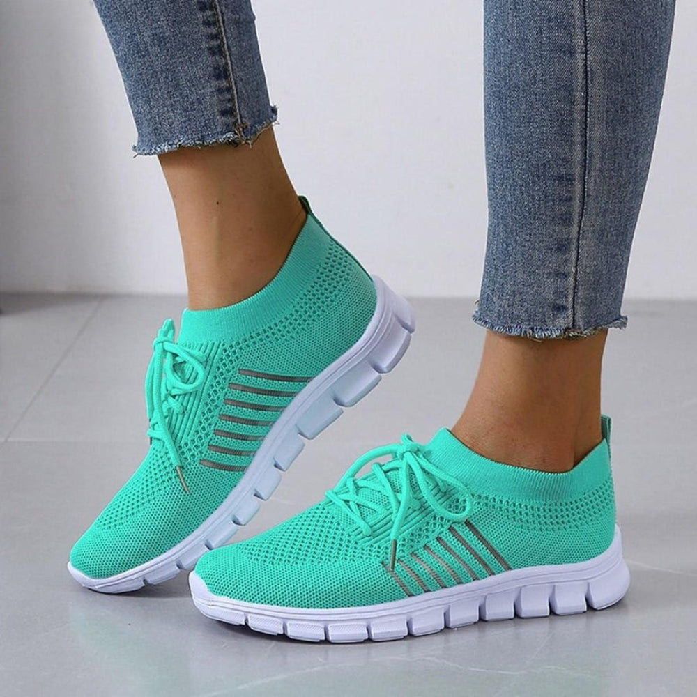 Baskets turquoise Monreux Elise portées – confort et style moderne pour femme