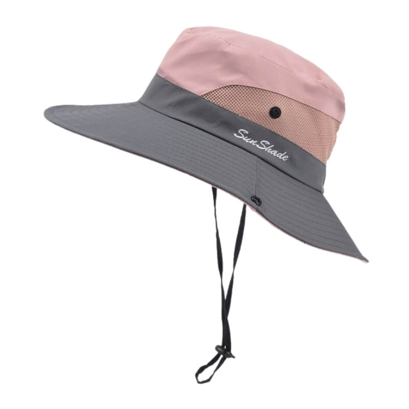 Chapeau de soleil rose pâle et gris SunShade avec filet respirant et large bord.
