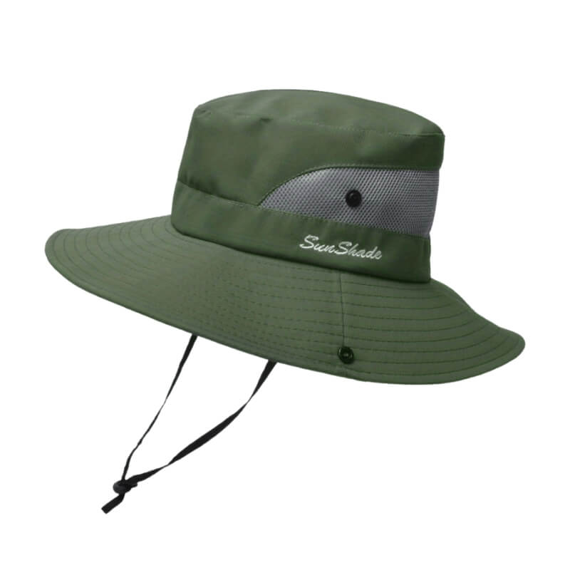 Chapeau de soleil beige clair et gris SunShade avec large bord et filet blanc.