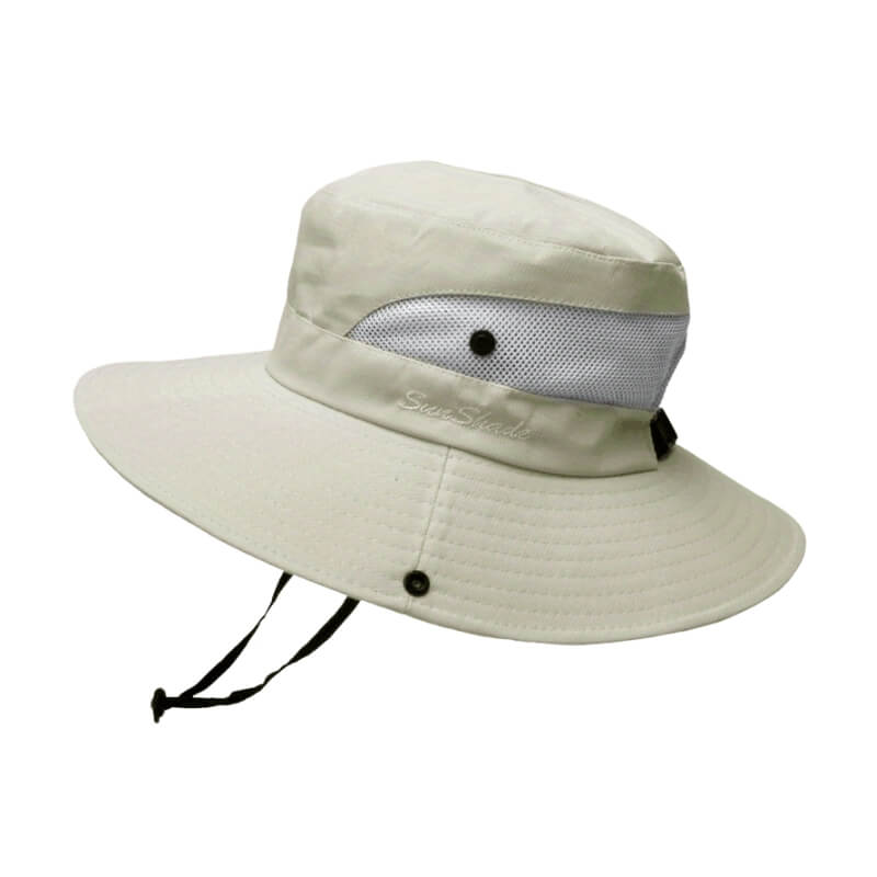Chapeau de soleil beige clair et gris SunShade avec large bord et filet blanc.
