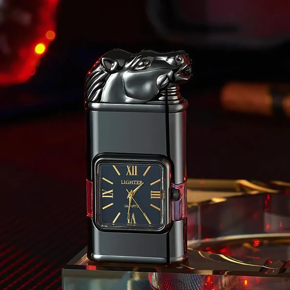 Briquet design avec double tête de cheval et montre intégrée, style luxueux et original.